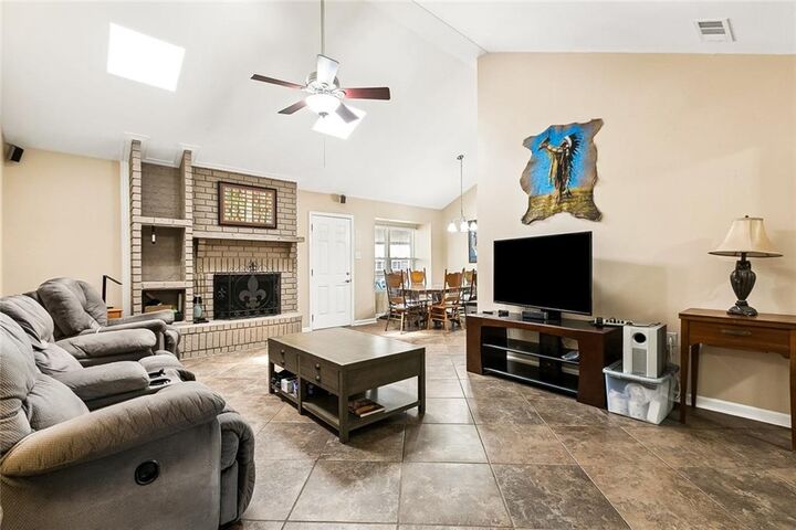 Property Photo:  3012 Legend Drive  LA 70075 