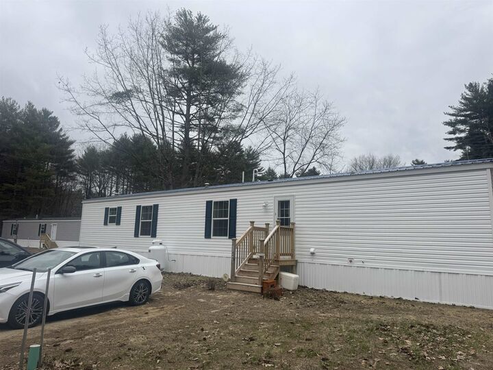 Property Photo:  3 Chamberlain Court  NH 03244 