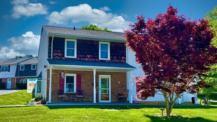 Property Photo:  302 New Kent Road  VA 24060 