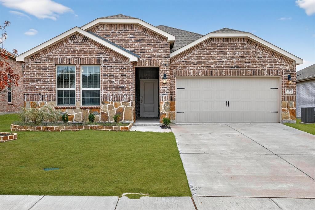 Property Photo: 2113 Stinnet Street TX 75409
