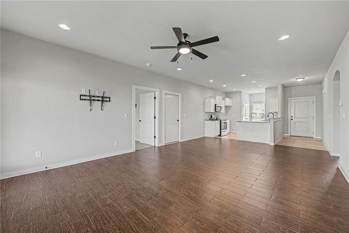 Property Photo:  507 W Stoney Point Road  AR 72758 