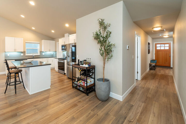 Property Photo: 1811 NE 3rd Street OR 97756