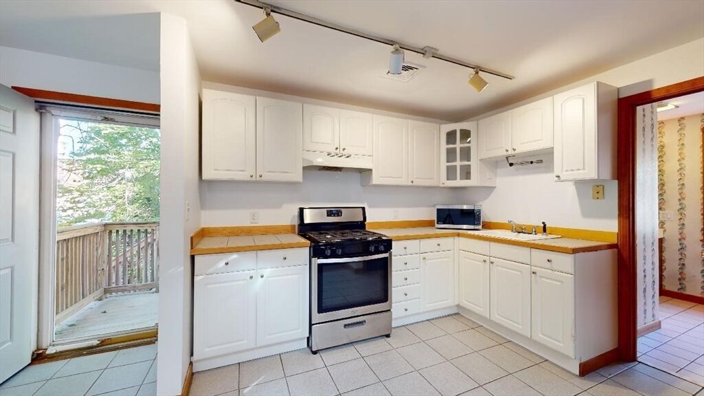 Property Photo: 273 Putnam Ave Unit 2 MA 02139
