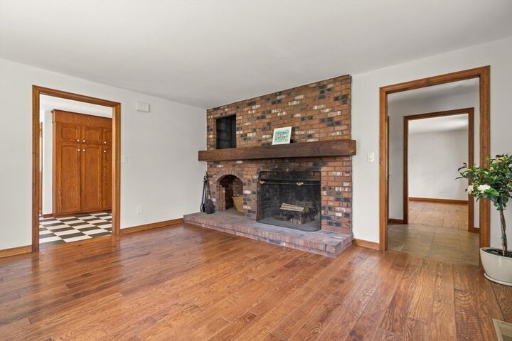 Property Photo:  165 Howard St  MA 02375 