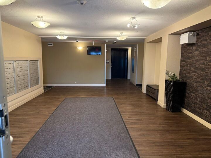 Property Photo: 7210 80 Avenue NE 202 AB T3J 0N7