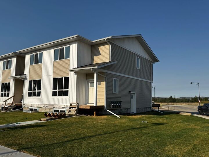 42 Lavelle Close — photo 1