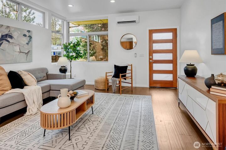 Property Photo: 4809 Delridge Way SW A WA 98106