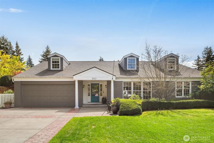 Property Photo:  8421 SE 72nd Place  WA 98040 