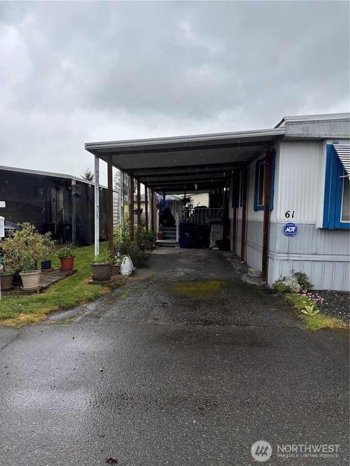 Property Photo:  16600  25th Avenue NE 61  WA 98271 