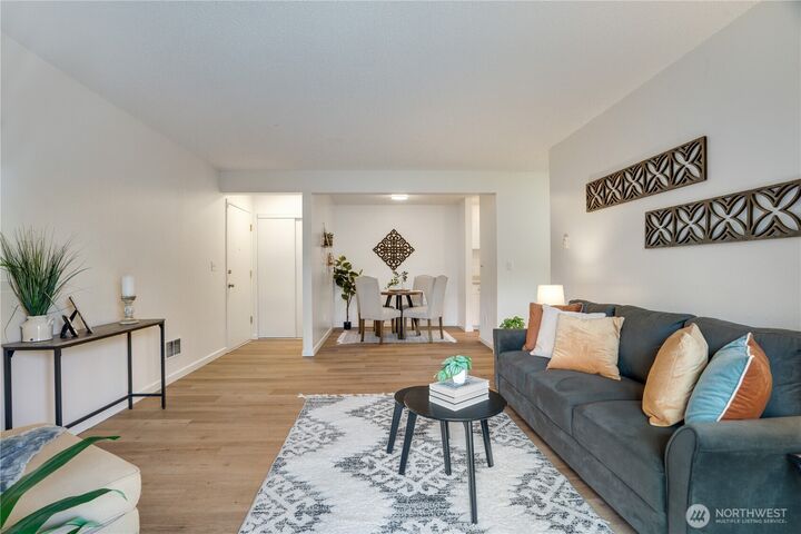 Property Photo:  1505 N Defiance Street Q106  WA 98406 