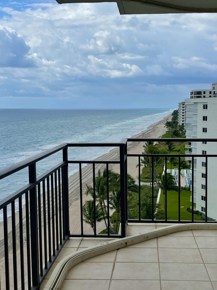 Property Photo:  3009 S Ocean Boulevard Ph1  FL 33487 