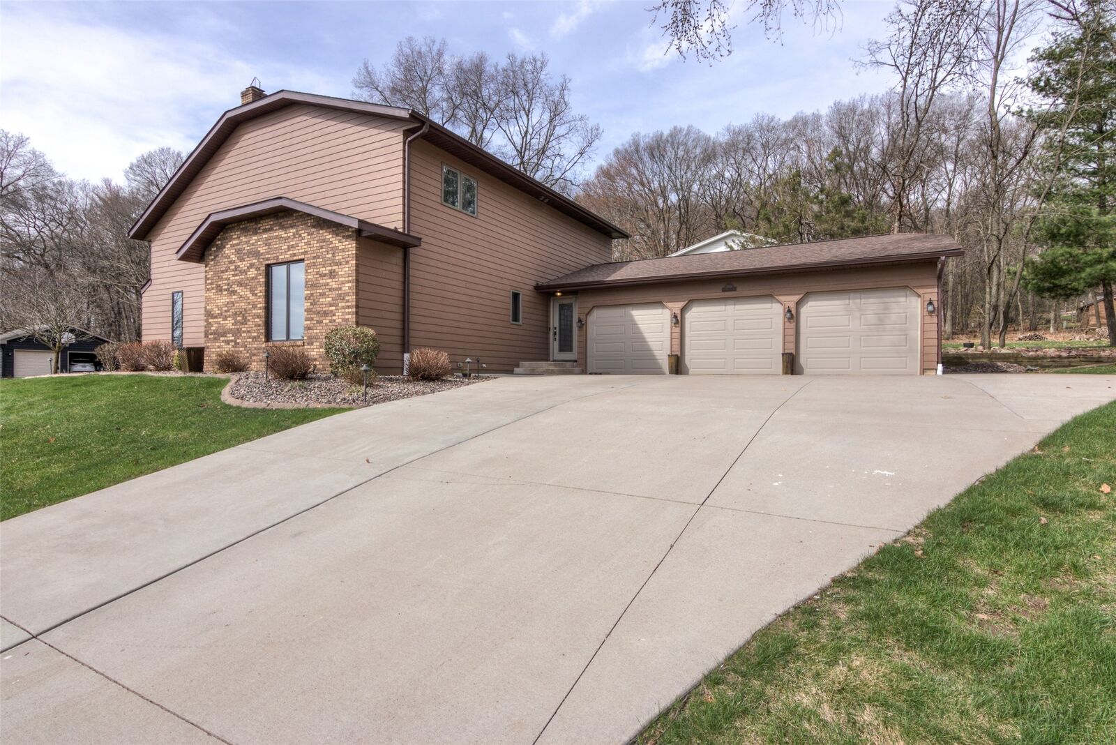 Property Photo: 2804 W Princeton Avenue WI 54703