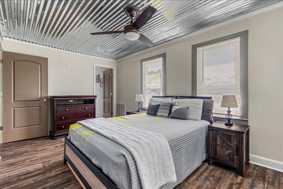 Property Photo: 917 Central Avenue TN 37303