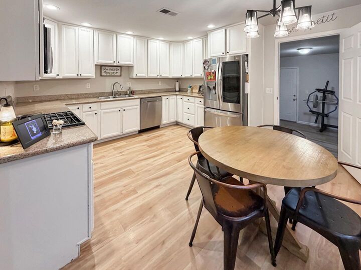 Property Photo:  690 El Cerrito Way  CA 95020 