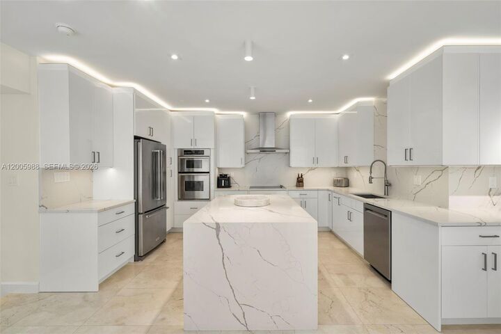 Property Photo:  1830 S Ocean Dr 5103  FL 33009 