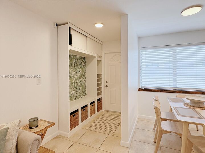 Property Photo:  944 Meridian Ave 11  FL 33139 