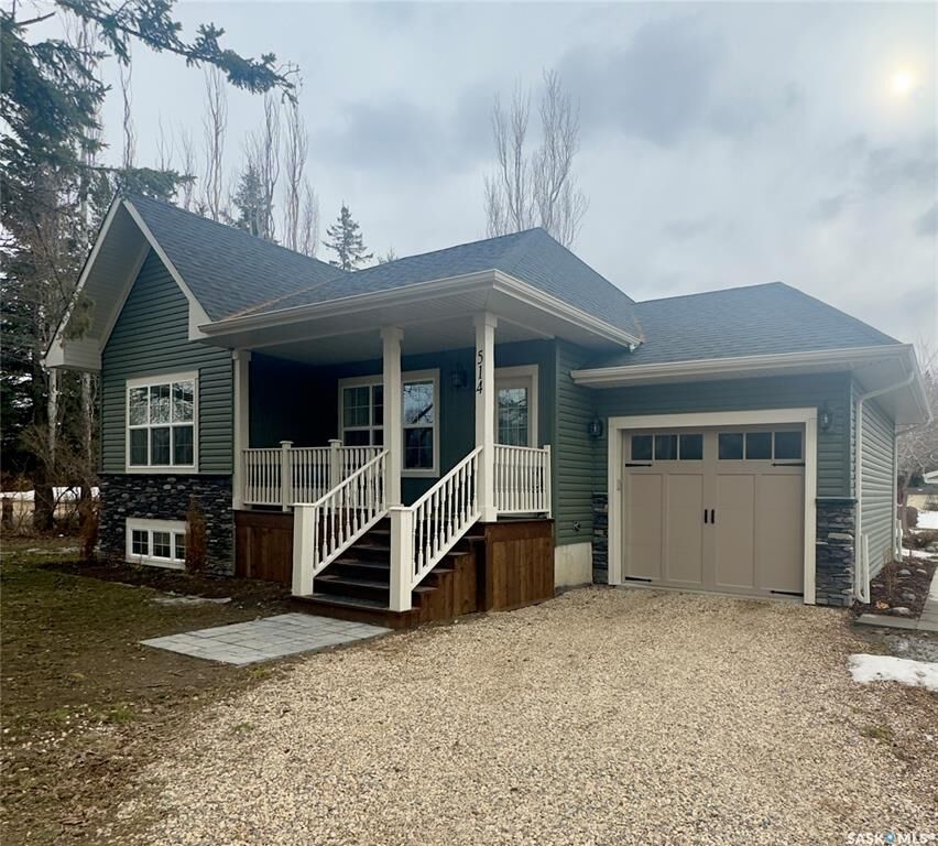 Property Photo:  514 Railway Street E  SK S0K 1Z0 