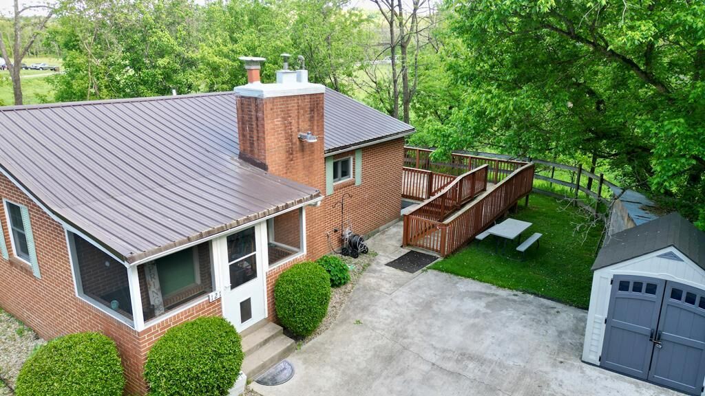 Property Photo:  121 Leasure Road  OH 45601 