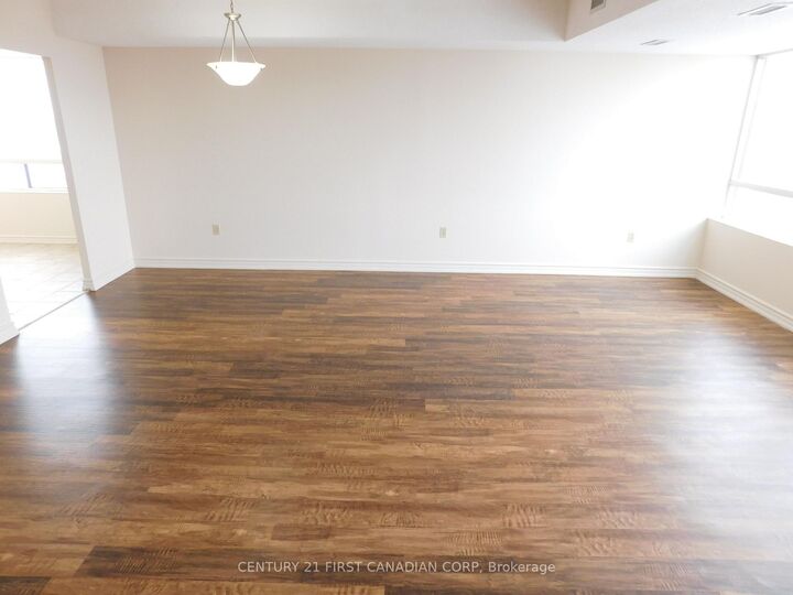 Photo de la propriété:  744 Wonderland Road S 803  ON N6K 4K3 