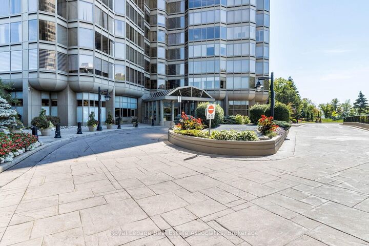 Property Photo: 1 Palace Pier Court 2407 ON M8V 3W9