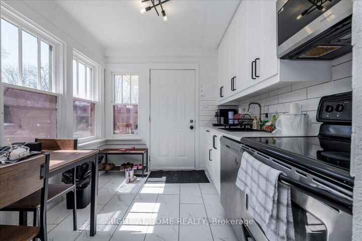 Property Photo: 29 Peel Street ON L4M 3K9