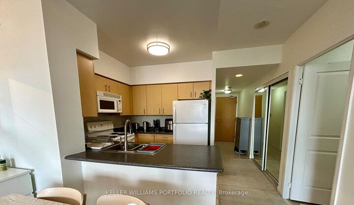Property Photo: 4968 Yonge Street 2801 ON M2N 7G9