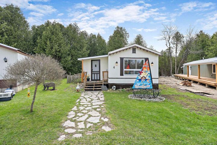 Property Photo: 4 Laurel Lane ON N0B 1T0