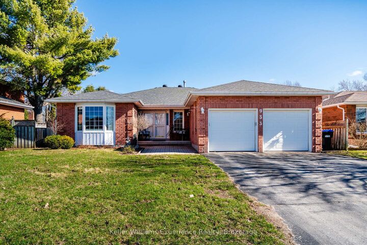 933 Playfair Road — photo 1