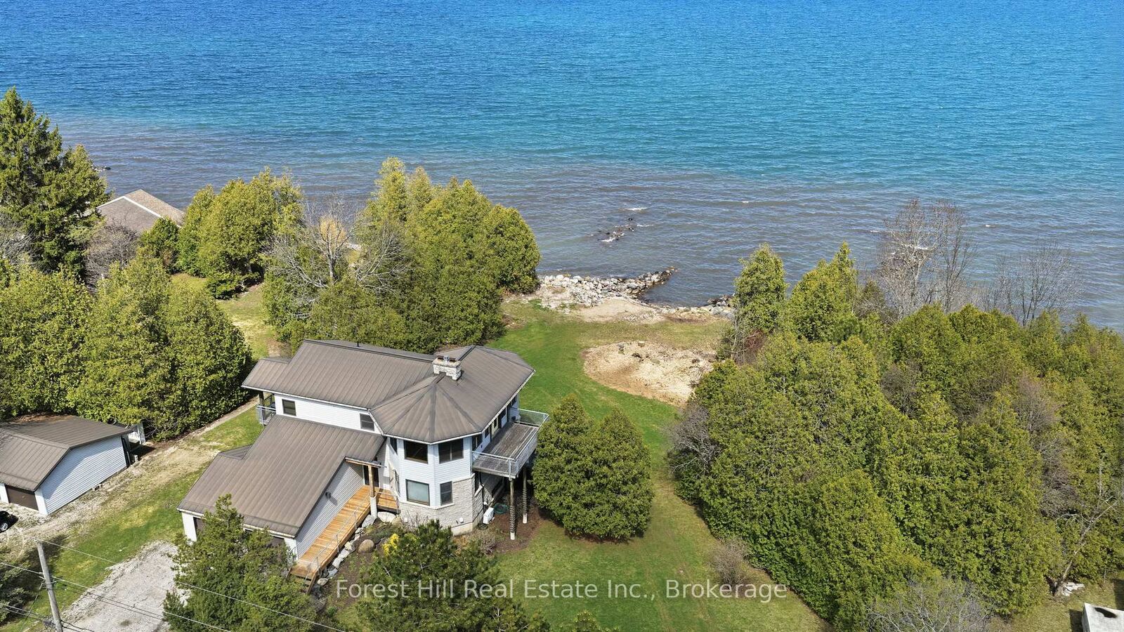 Property Photo: 295 Lakeshore Road N ON N4L 0A7