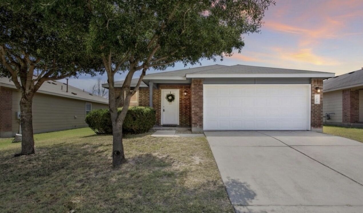 Property Photo:  200 Firebush Way  TX 78610 