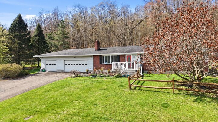 Property Photo:  1516 Quaker Lake Road  PA 18812 