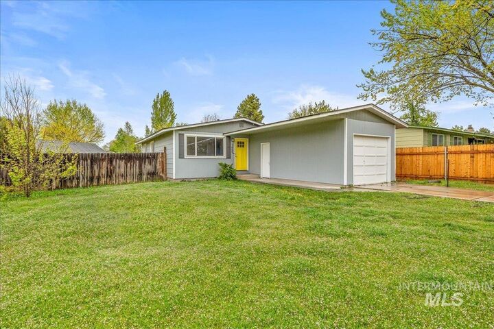 Property Photo:  1600 W Wright St  ID 83705-4867 