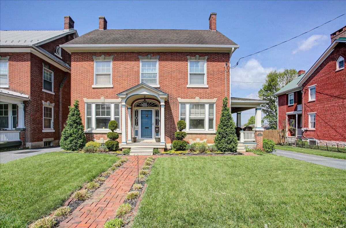 Property Photo:  301 S Washington Street  PA 17225 