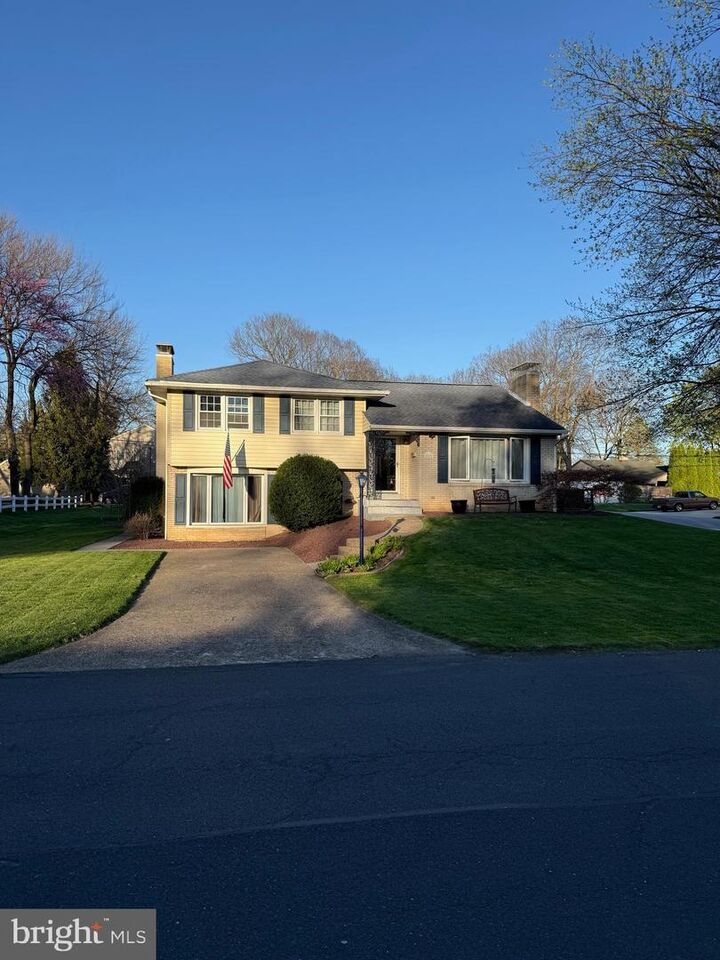 Property Photo:  25 Oak Avenue  PA 17011 