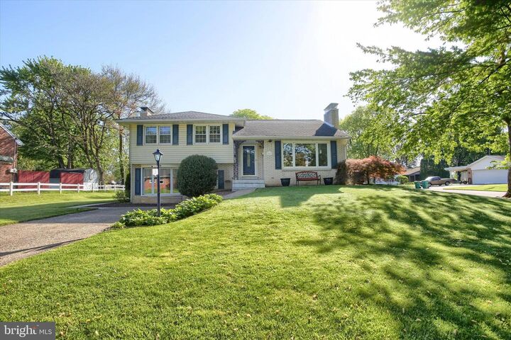 Property Photo:  25 Oak Avenue  PA 17011 