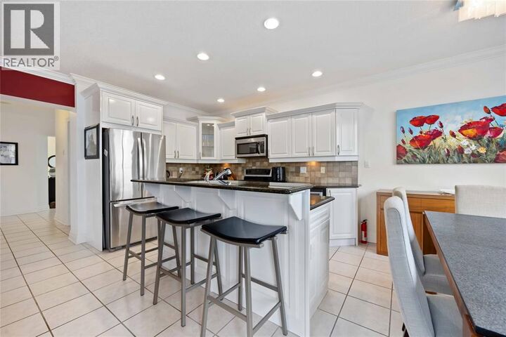 Property Photo:  350 Front Street North 401  ON N7T 1A0 