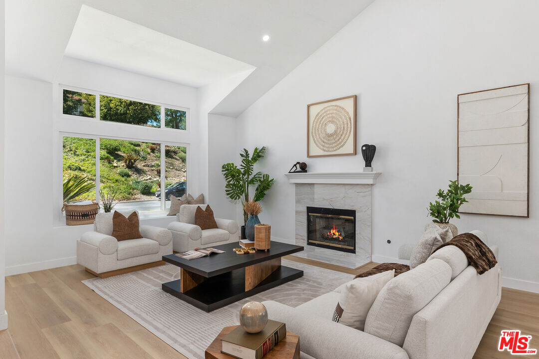 Property Photo:  3240 Casino Dr  CA 91362 