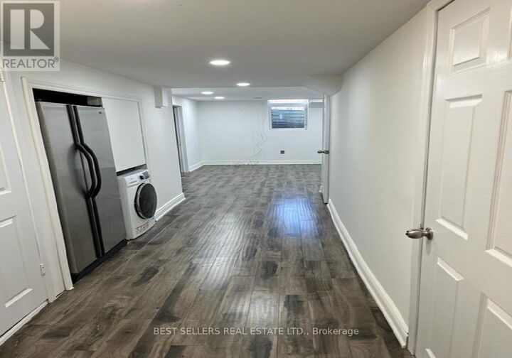 Property Photo:  3045 Hawktail Crescent  ON L5M 6W8 