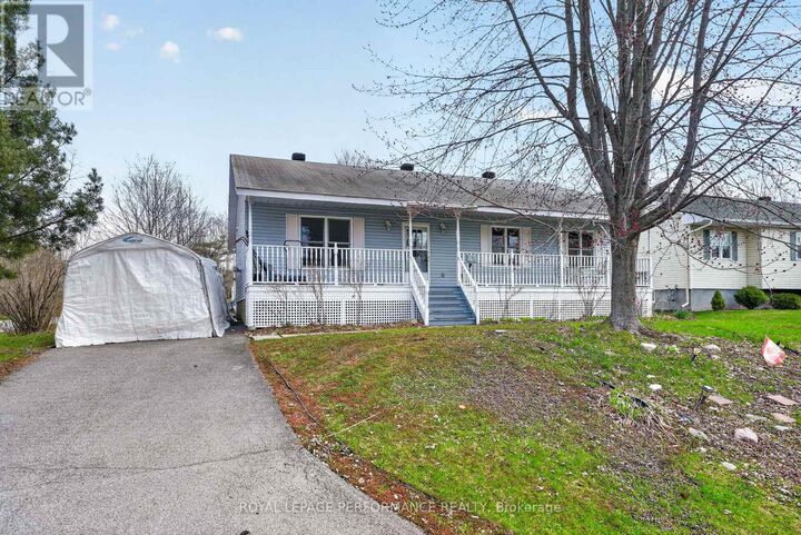 63 Columbia Avenue — photo 1