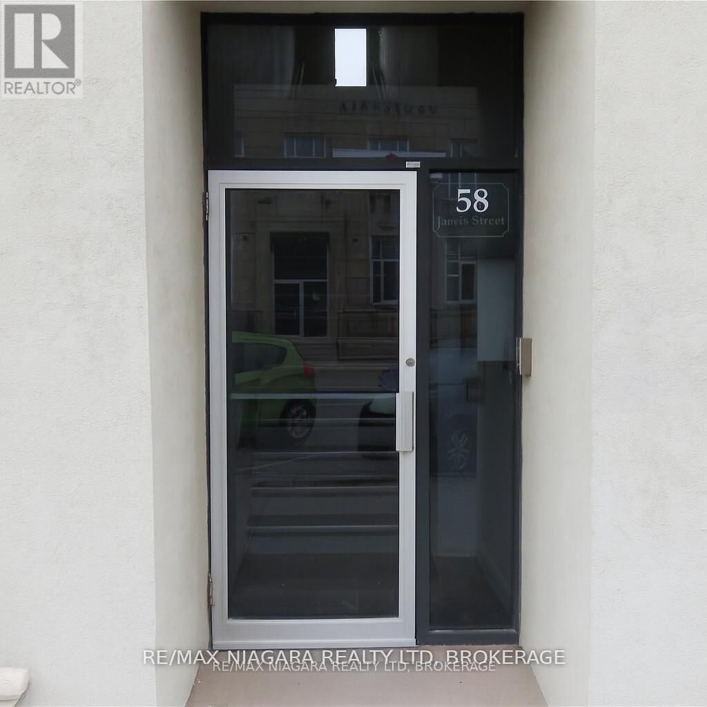 Property Photo:  58 Jarvis Street North 202  ON L2A 2S4 