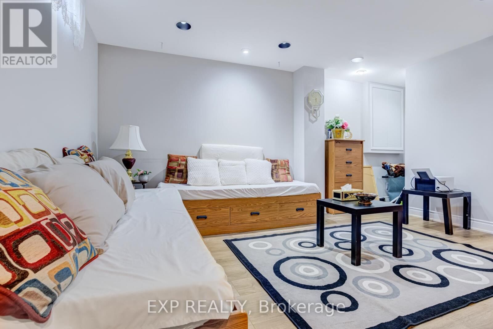 Property Photo:  3283 Bobwhite Mews  ON L5N 6G1 