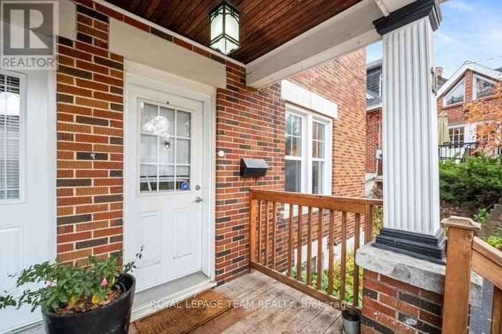 Property Photo:  21 Acacia Avenue  ON K1M 0P3 