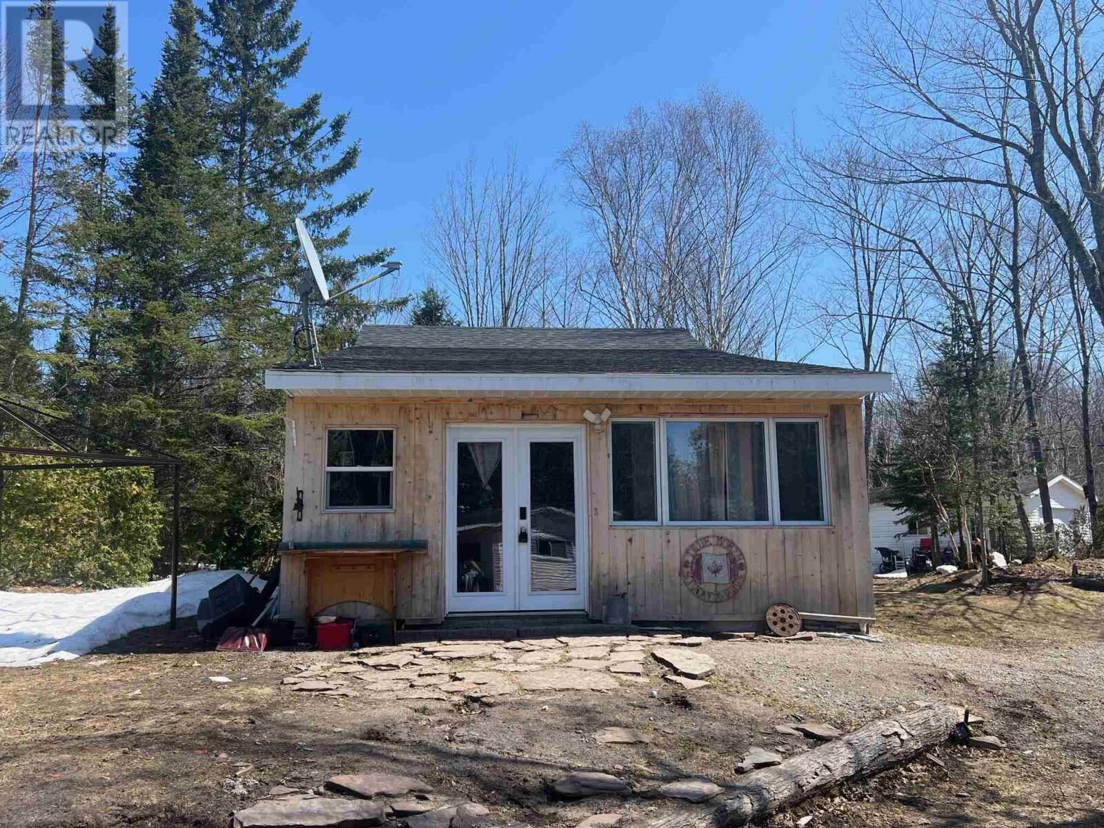 Photo de la propriété:  49 Nils Bay Rd  ON P0S 1E0 