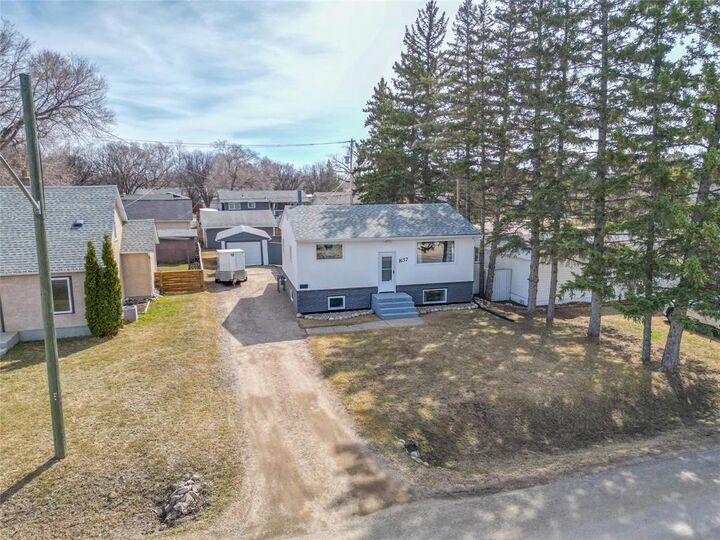 Photo de la propriété:  1637 10th Street  MB R7A 4H3 