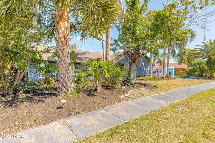 Property Photo:  648 Pelican Bay Drive  FL 32119 