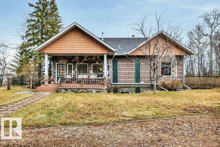 Property Photo:  13-52427 Rge Rd 50  AB T0E 2B0 