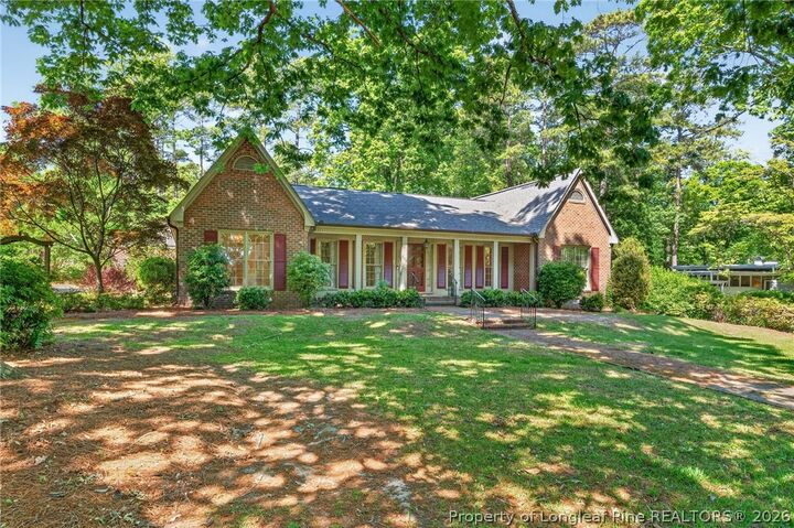 Property Photo:  608 Argyll Road  NC 28303 