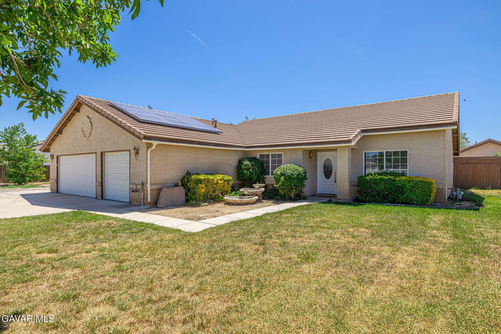 Property Photo:  3338 E Avenue H4  CA 93535 