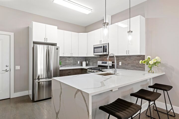 Property Photo:  313 Pine St 509  NJ 07304 