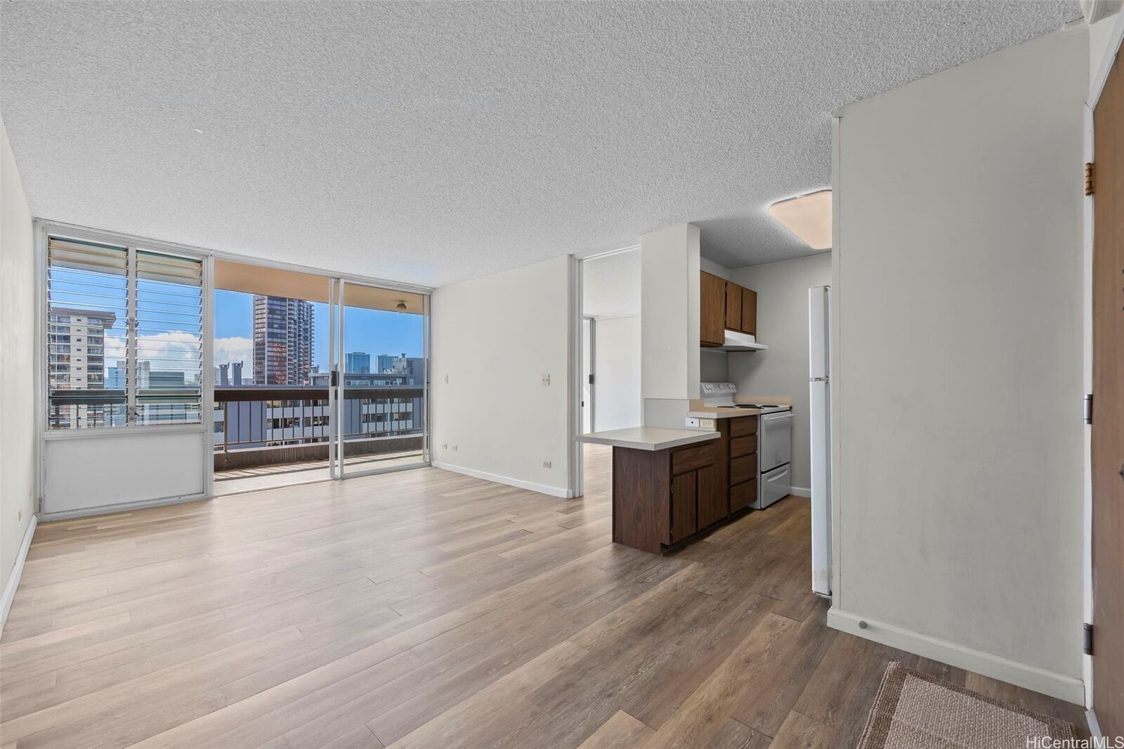 Property Photo: 775 Kinalau Place 1409 HI 96813